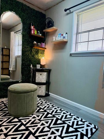 225 Guidry St, Bourg, LA 70343