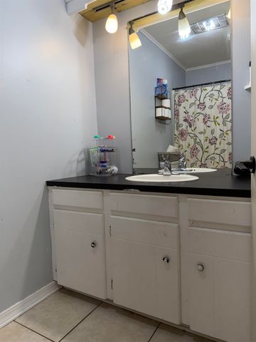 225 Guidry St, Bourg, LA 70343