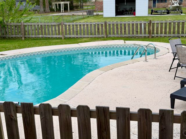 225 Guidry St, Bourg, LA 70343