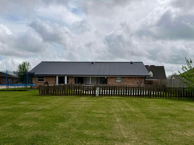 225 Guidry St, Bourg, LA 70343