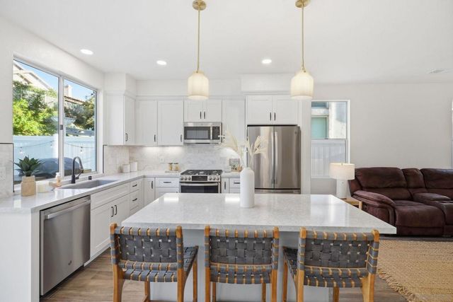 11391 Legacy Canyon Pl., San Diego, CA 92131