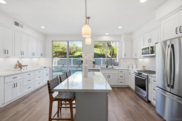 11391 Legacy Canyon Pl., San Diego, CA 92131