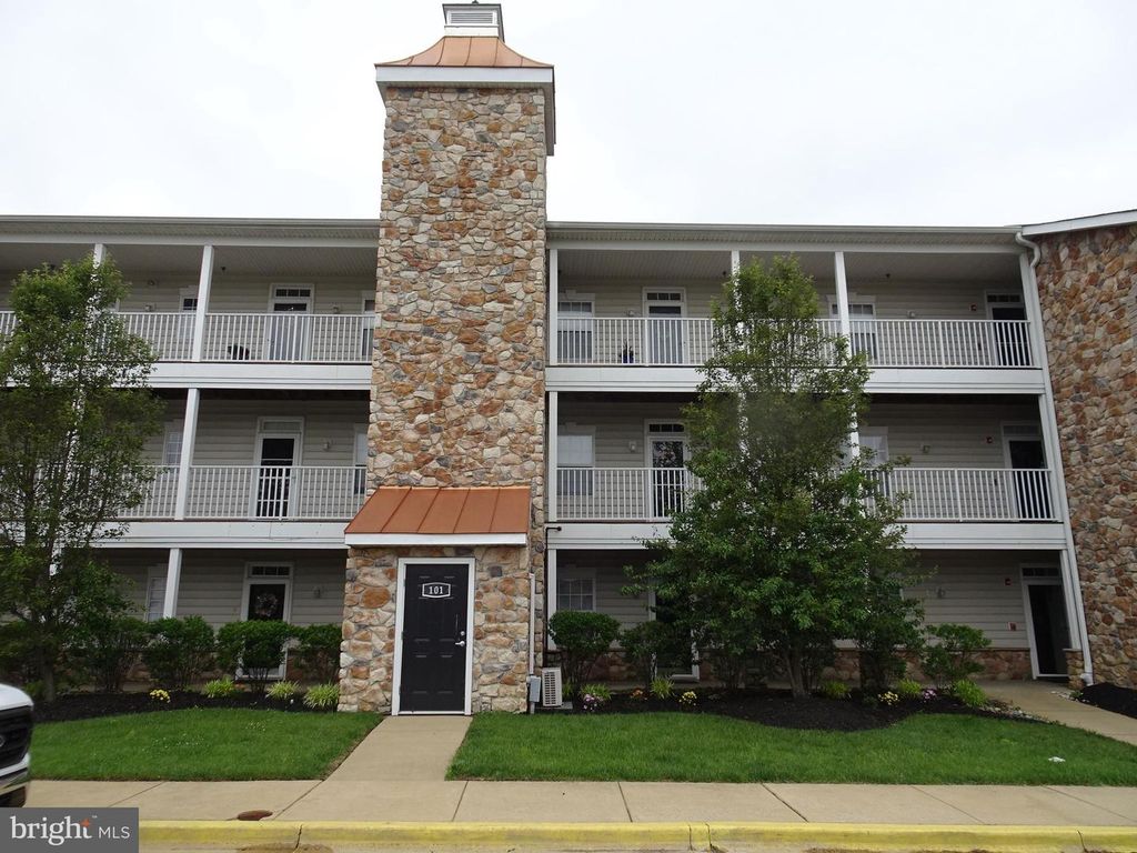 101-UNIT COLONIAL DOWNS CT #1102, Newark, DE 19702