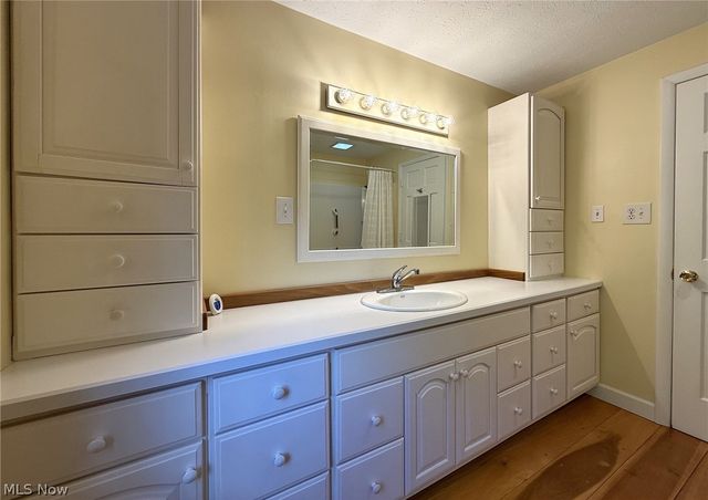 13702 Cuyahoga Trail, Novelty, OH 44072