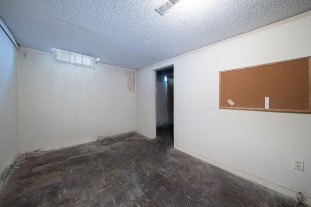 1511 N Burns St, Wichita, KS 67203