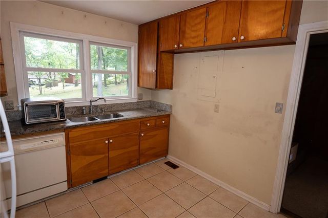 529 Lovejoy Street SE, Marietta, GA 30008