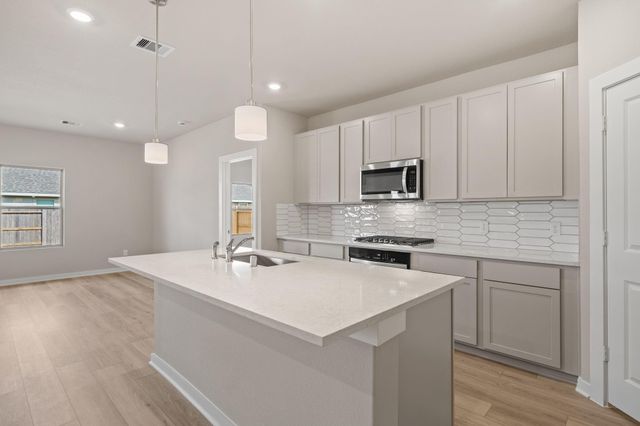 1915 Stargazer Lane, Angleton, TX 77515