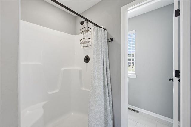 1300 Regency Drive, Kearney, MO 64060