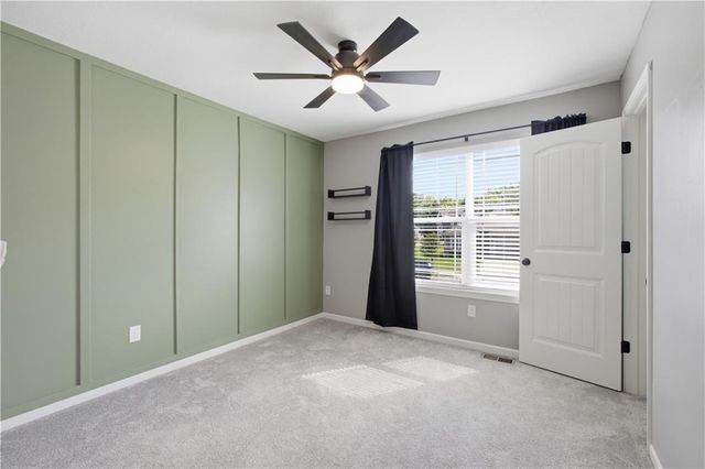 1300 Regency Drive, Kearney, MO 64060