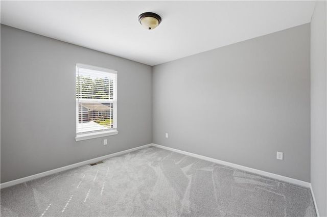 1300 Regency Drive, Kearney, MO 64060