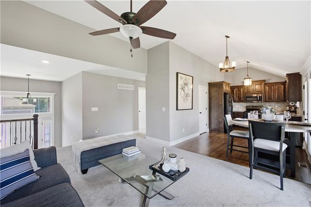 1300 Regency Drive, Kearney, MO 64060