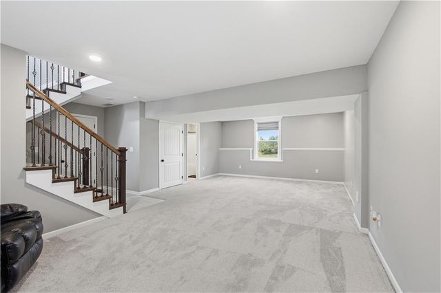1300 Regency Drive, Kearney, MO 64060