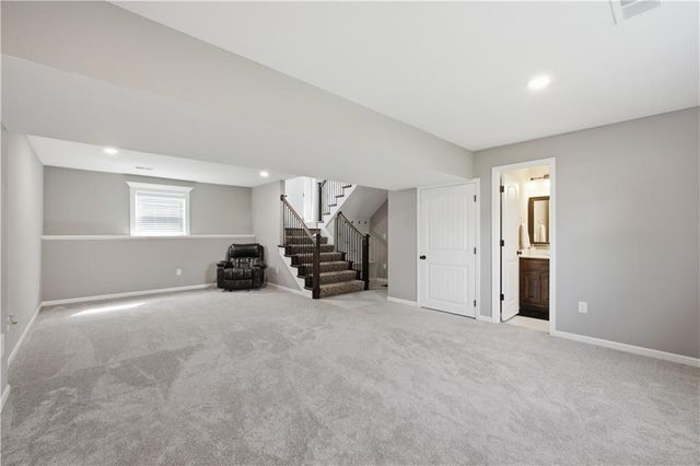 1300 Regency Drive, Kearney, MO 64060