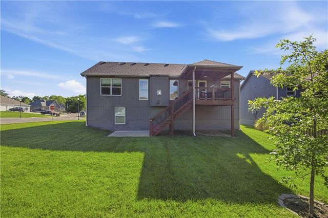 1300 Regency Drive, Kearney, MO 64060