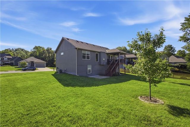 1300 Regency Drive, Kearney, MO 64060