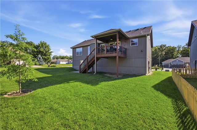 1300 Regency Drive, Kearney, MO 64060