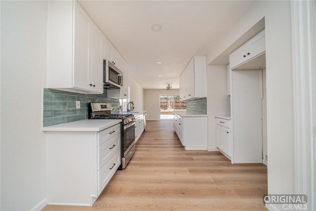 Image 12 of property listing at 11060 Le Grand Lane, Moreno Valley, CA 92557