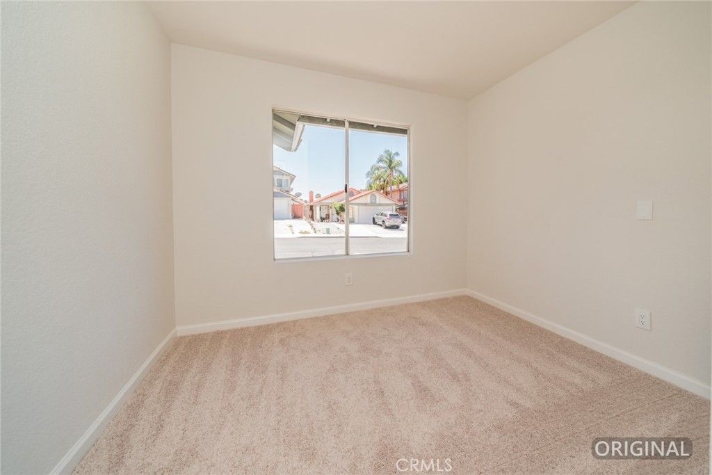 Image 16 of property listing at 11060 Le Grand Lane, Moreno Valley, CA 92557
