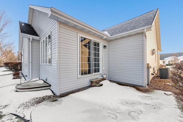 5012 W BOXWOOD LANE, Appleton, WI 54913