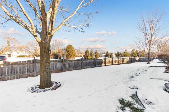 5012 W BOXWOOD LANE, Appleton, WI 54913