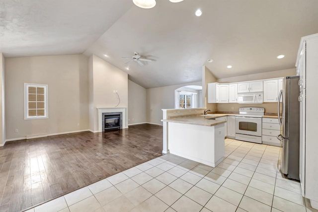 5012 W BOXWOOD LANE, Appleton, WI 54913