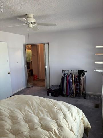 8 N Gawain WAY, Hampton, VA 23669