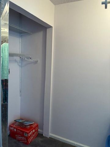 8 N Gawain WAY, Hampton, VA 23669