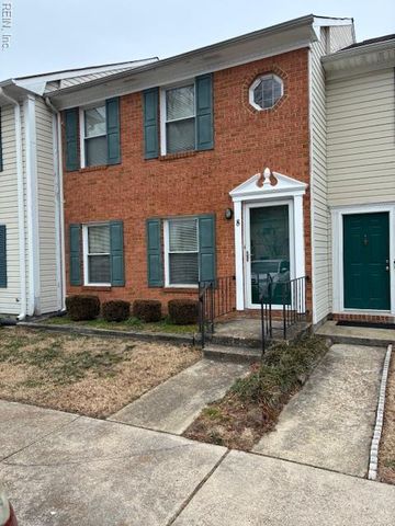 8 N Gawain WAY, Hampton, VA 23669