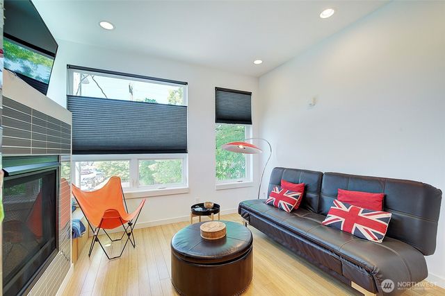 3444 California Avenue SW, Seattle, WA 98116