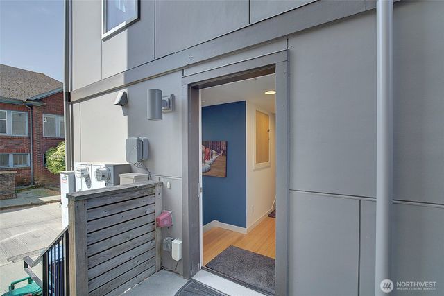 3444 California Avenue SW, Seattle, WA 98116