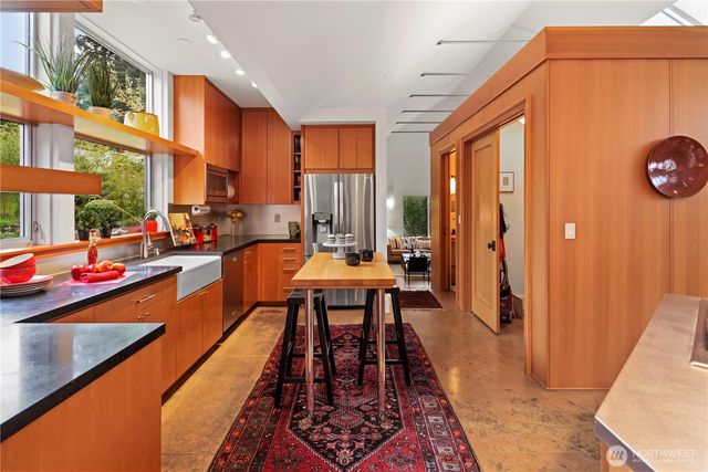 10623 NE 155th Place, Bothell, WA 98011