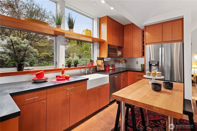 10623 NE 155th Place, Bothell, WA 98011