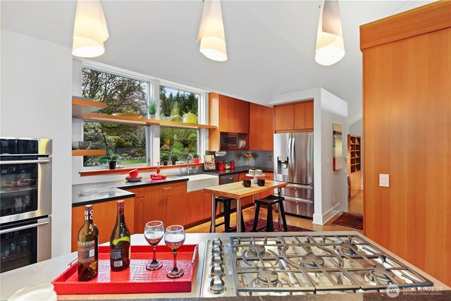 10623 NE 155th Place, Bothell, WA 98011