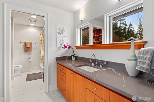 10623 NE 155th Place, Bothell, WA 98011