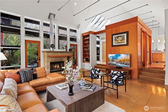 10623 NE 155th Place, Bothell, WA 98011