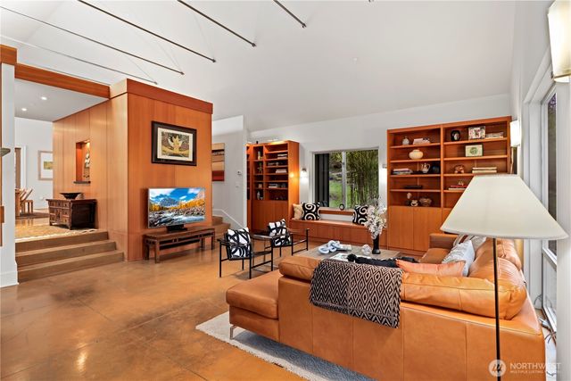 10623 NE 155th Place, Bothell, WA 98011