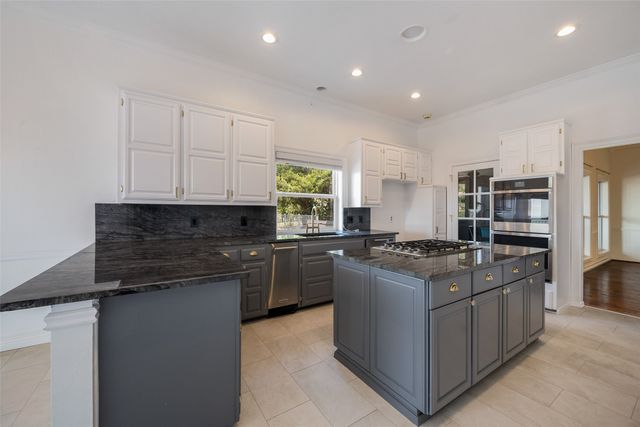 6 Stillwaters Drive, Heath, TX 75032