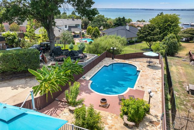 6 Stillwaters Drive, Heath, TX 75032