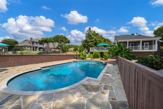 6 Stillwaters Drive, Heath, TX 75032