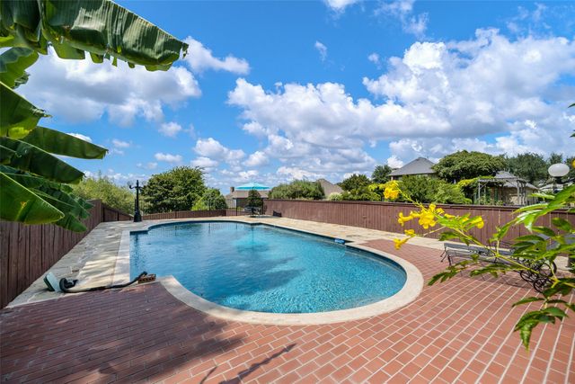 6 Stillwaters Drive, Heath, TX 75032
