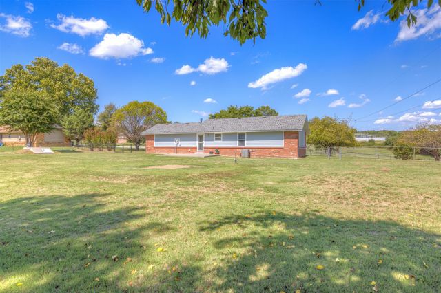 20714 W 5th Street S, Sand Springs, OK 74063