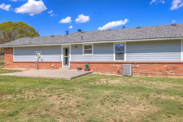 20714 W 5th Street S, Sand Springs, OK 74063