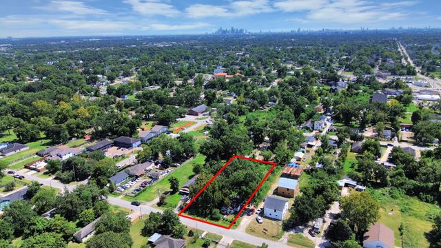 1017 Wall Street, Houston, TX 77088