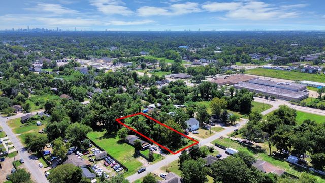 1017 Wall Street, Houston, TX 77088