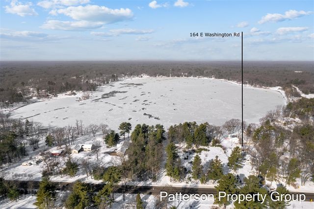 164 E Washington Road, Twin Lake, MI 49457