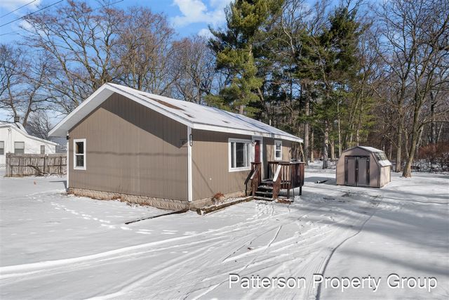 164 E Washington Road, Twin Lake, MI 49457