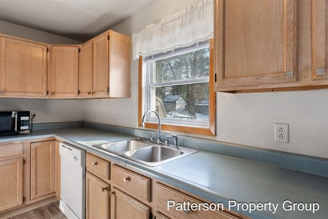 164 E Washington Road, Twin Lake, MI 49457