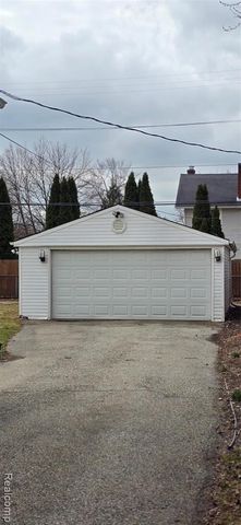 32 Gibbs Street, Mount Clemens, MI 48043