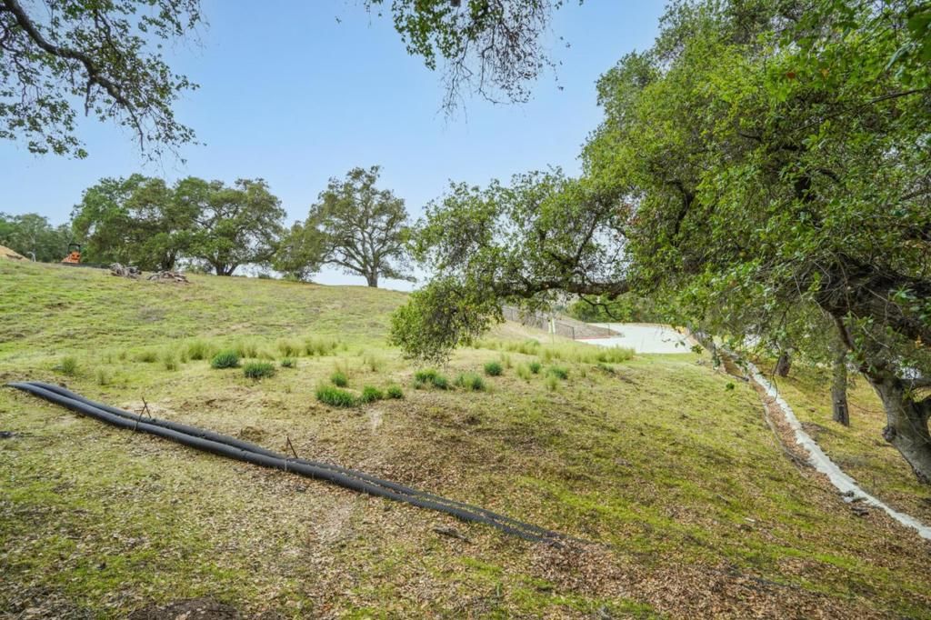 Image 11 of property listing at 8951 Tea Tree Way, Gilroy, CA 95020