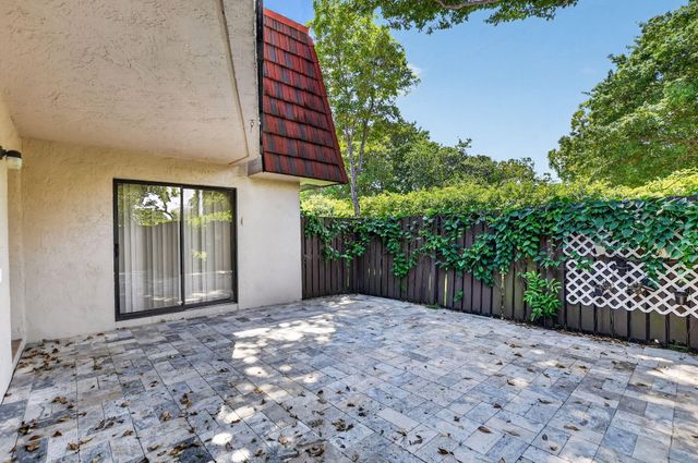 8558 Boca Rio Drive, Boca Raton, FL 33433